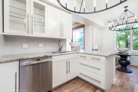 Tiny photo for 1705 Pavilion Way #208, Park Ridge, IL 60068 (MLS # 12689465)