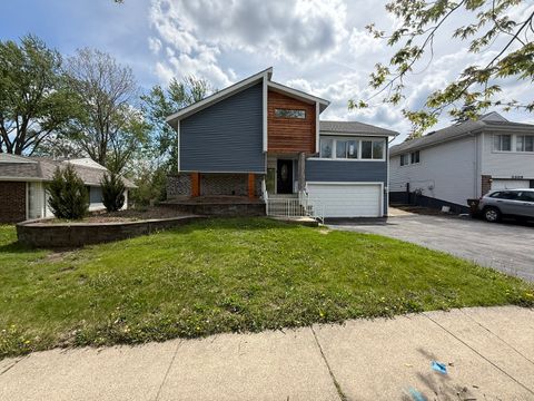 Photo of 3307 Fountainbleau Drive, Hazel Crest, IL 60429 (MLS # 12634901)