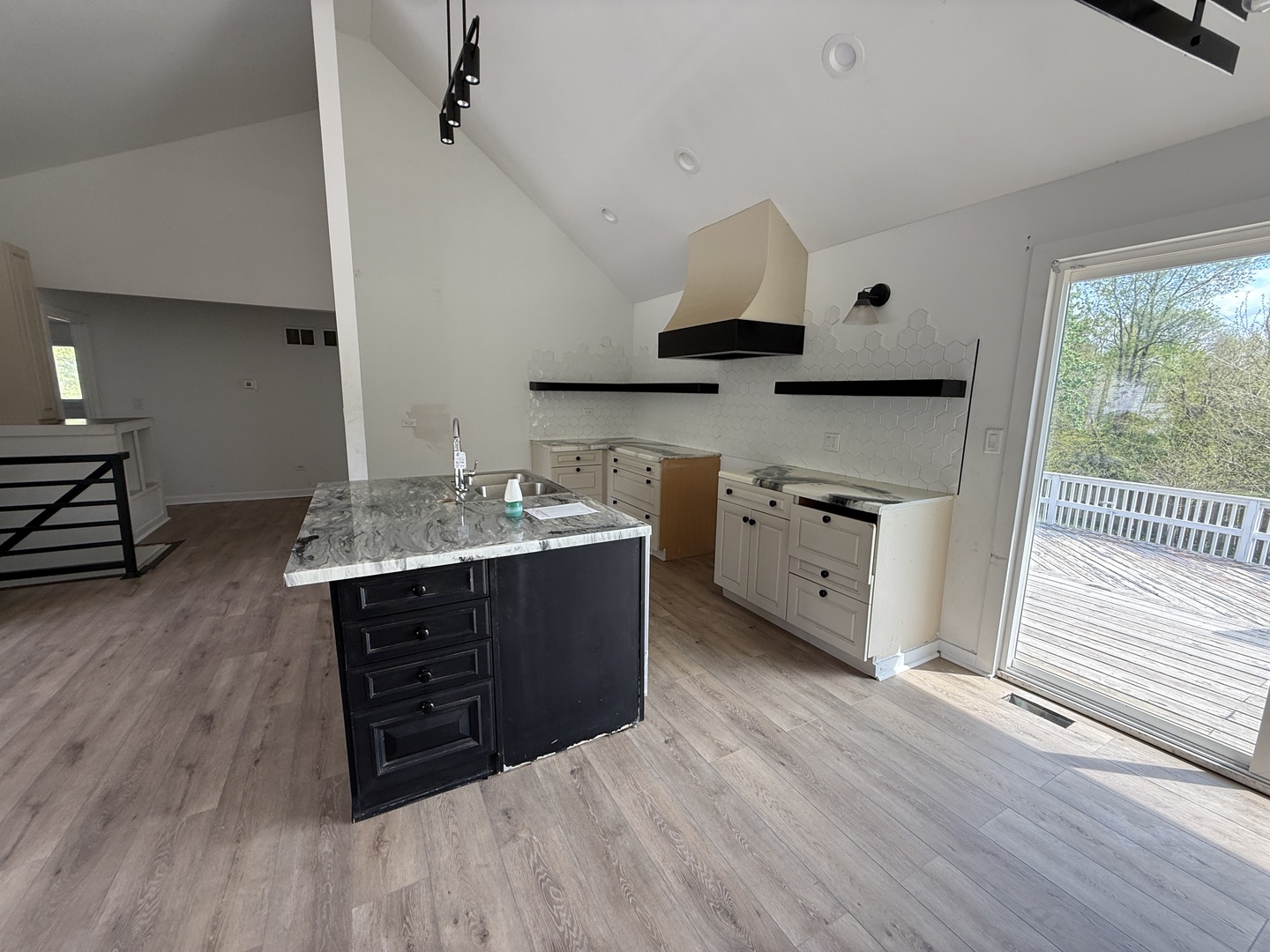 3307 Fountainbleau Drive