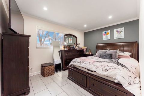 Tiny photo for 216 W Jeffery Avenue, Wheeling, IL 60090 (MLS # 12606423)