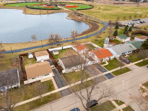 Tiny photo for 216 W Jeffery Avenue, Wheeling, IL 60090 (MLS # 12606423)