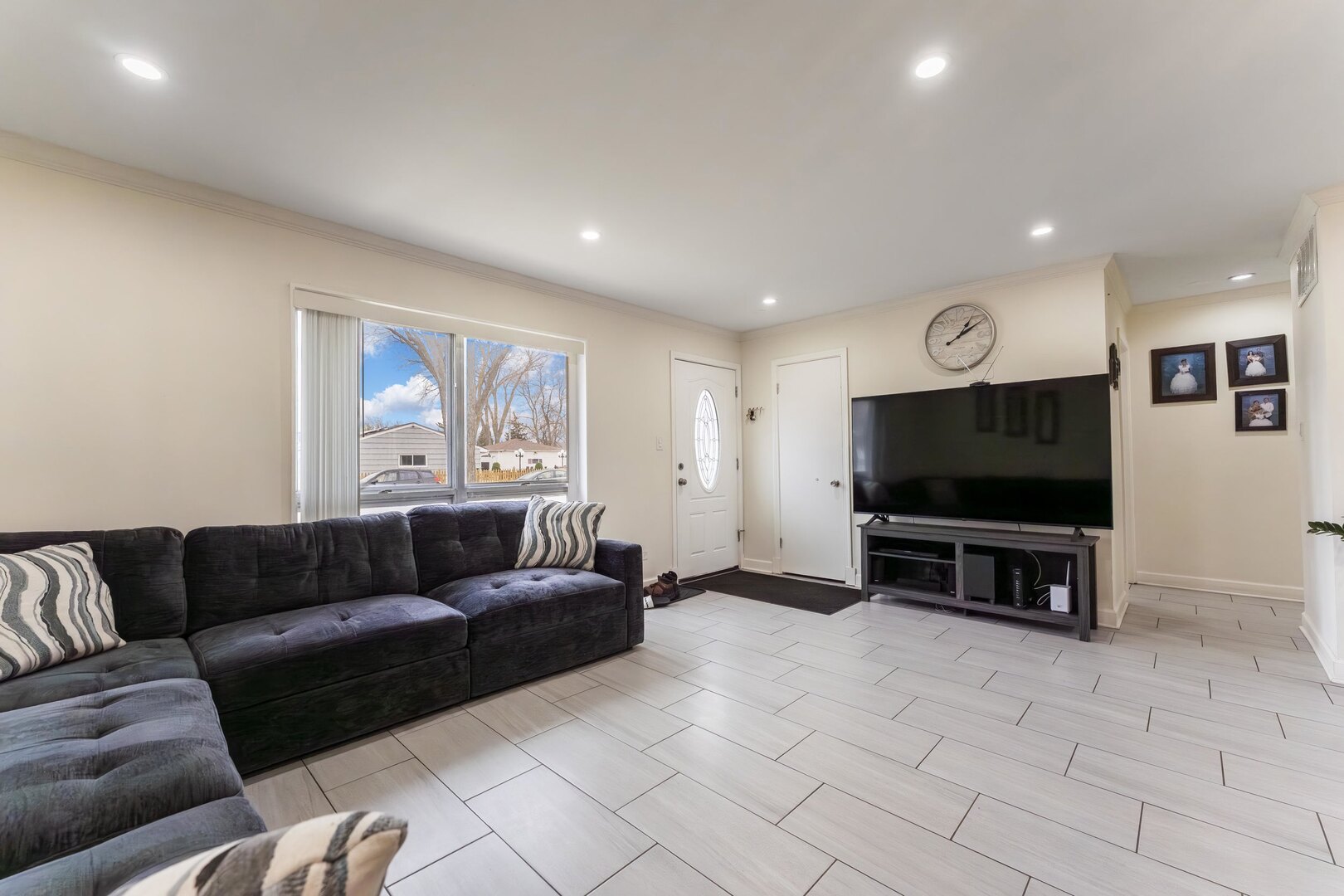 216 W Jeffery Avenue