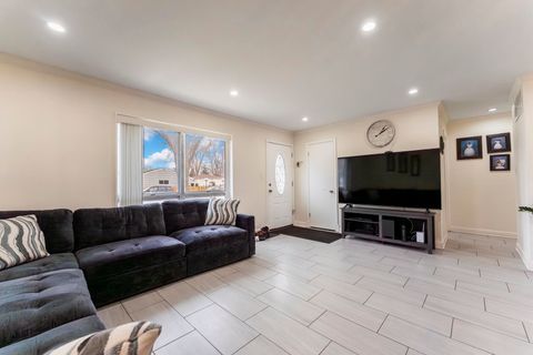 Tiny photo for 216 W Jeffery Avenue, Wheeling, IL 60090 (MLS # 12606423)