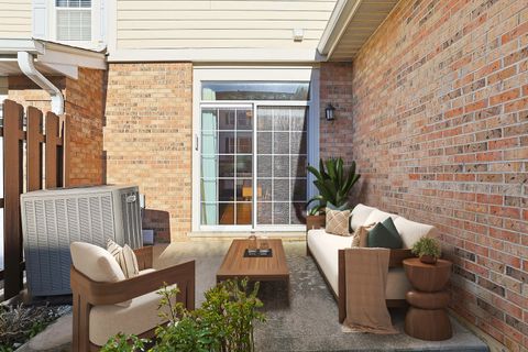 Tiny photo for 611 Belmont Lane, Carol Stream, IL 60188 (MLS # 12612347)