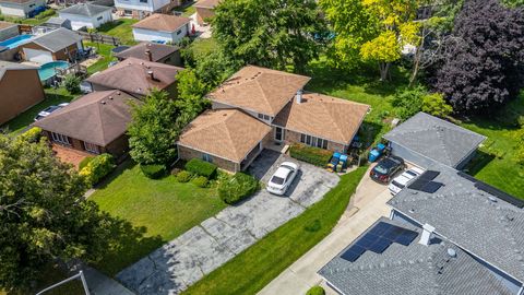 Tiny photo for 12836 S Apple Lane, Alsip, IL 60803 (MLS # 12693563)