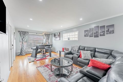 Tiny photo for 1811 Kenilworth Avenue, Berwyn, IL 60402 (MLS # 12624050)