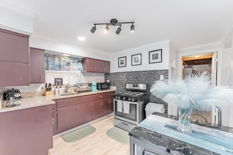 Tiny photo for 1811 Kenilworth Avenue, Berwyn, IL 60402 (MLS # 12624050)