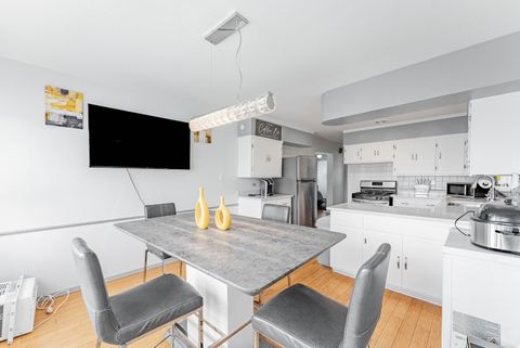 Tiny photo for 1811 Kenilworth Avenue, Berwyn, IL 60402 (MLS # 12624050)