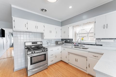 Tiny photo for 1811 Kenilworth Avenue, Berwyn, IL 60402 (MLS # 12624050)