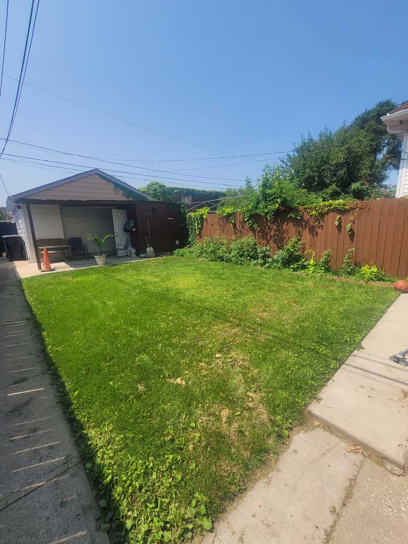 2426 N Lotus Avenue