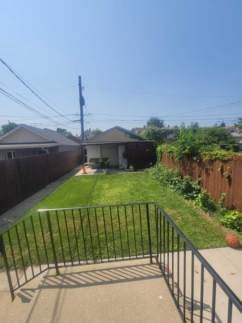 2426 N Lotus Avenue