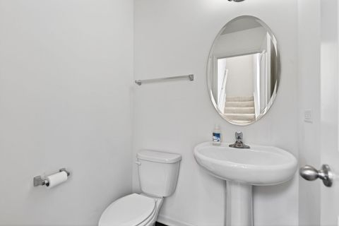 Tiny photo for 1452 Lakeridge Court, Mundelein, IL 60060 (MLS # 12625580)