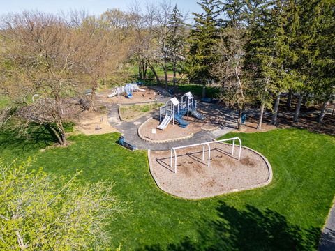 Tiny photo for 1452 Lakeridge Court, Mundelein, IL 60060 (MLS # 12625580)