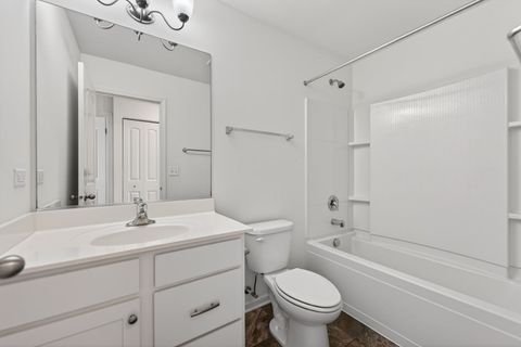 Tiny photo for 1452 Lakeridge Court, Mundelein, IL 60060 (MLS # 12625580)