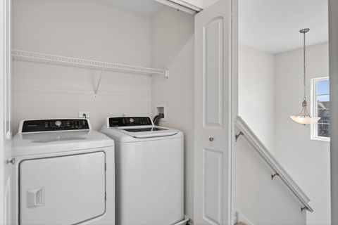 Tiny photo for 1452 Lakeridge Court, Mundelein, IL 60060 (MLS # 12625580)