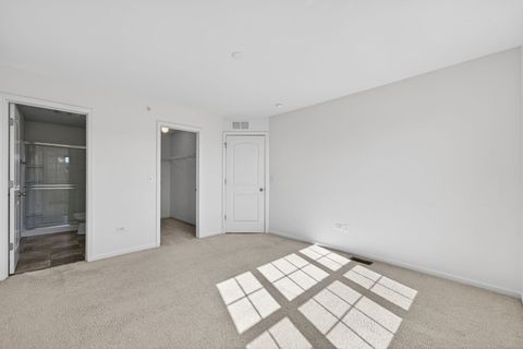 Tiny photo for 1452 Lakeridge Court, Mundelein, IL 60060 (MLS # 12625580)