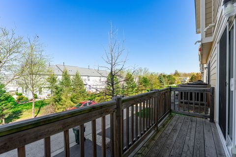 Tiny photo for 1452 Lakeridge Court, Mundelein, IL 60060 (MLS # 12625580)