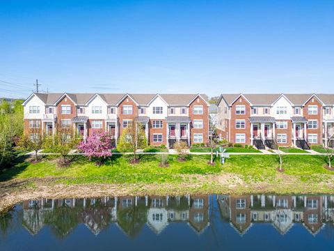 Tiny photo for 1452 Lakeridge Court, Mundelein, IL 60060 (MLS # 12625580)
