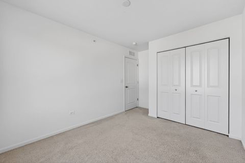 Tiny photo for 1452 Lakeridge Court, Mundelein, IL 60060 (MLS # 12625580)