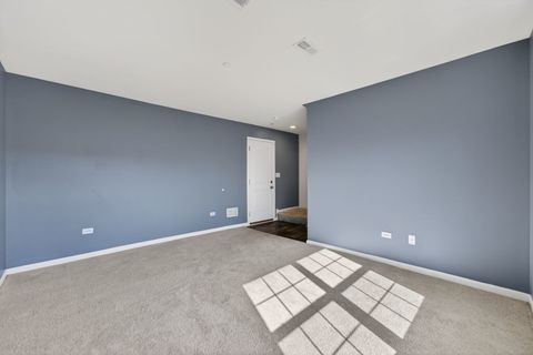 Tiny photo for 1452 Lakeridge Court, Mundelein, IL 60060 (MLS # 12625580)