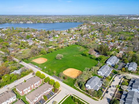 Tiny photo for 1452 Lakeridge Court, Mundelein, IL 60060 (MLS # 12625580)