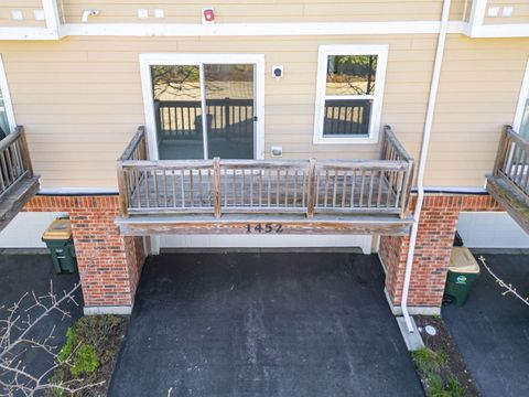 Tiny photo for 1452 Lakeridge Court, Mundelein, IL 60060 (MLS # 12625580)