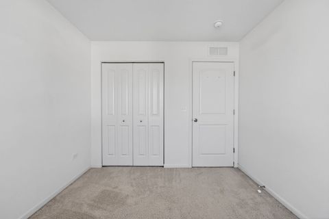 Tiny photo for 1452 Lakeridge Court, Mundelein, IL 60060 (MLS # 12625580)