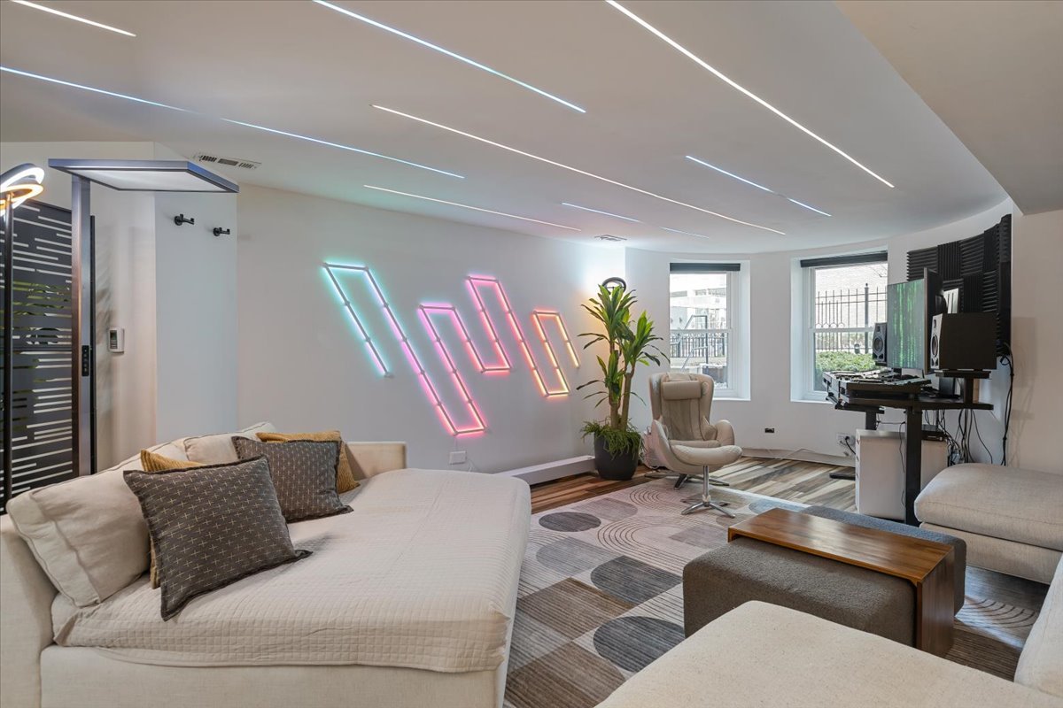 3020 N Sheridan Road GN