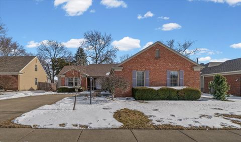Photo of 1722 Lakeside Drive, Champaign, IL 61821 (MLS # 12539822)