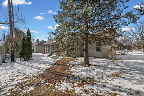 Tiny photo for 1722 Lakeside Drive, Champaign, IL 61821 (MLS # 12539822)