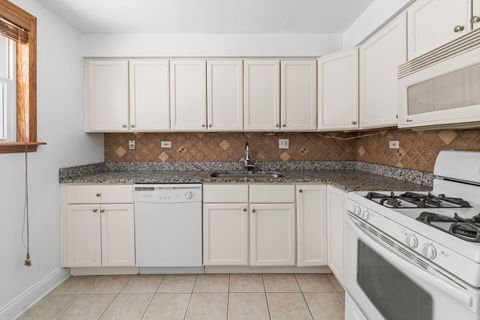 Tiny photo for 26 W Conti Parkway #1N, Elmwood Park, IL 60707 (MLS # 12556113)