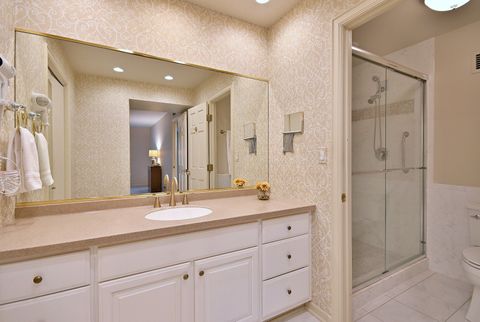 Tiny photo for 1 Oak Brook Club Drive #A105, Oak Brook, IL 60523 (MLS # 12486224)