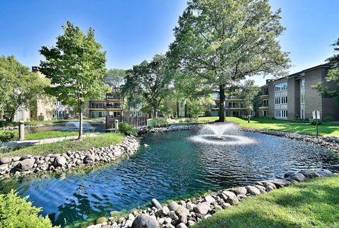 Tiny photo for 1 Oak Brook Club Drive #A105, Oak Brook, IL 60523 (MLS # 12486224)
