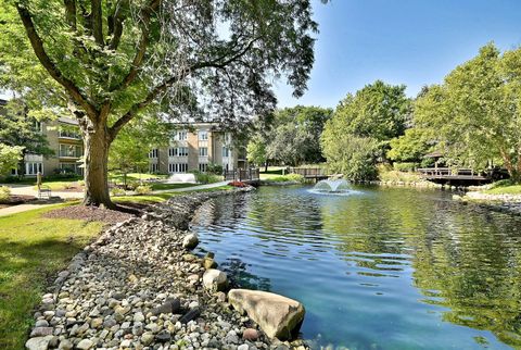 Tiny photo for 1 Oak Brook Club Drive #A105, Oak Brook, IL 60523 (MLS # 12486224)