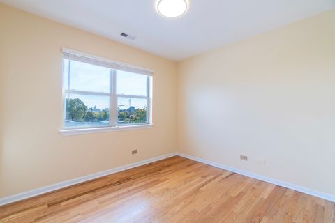 Tiny photo for 2665 W Warren Boulevard #3, Chicago, IL 60612 (MLS # 12499910)