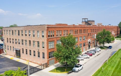 700 N Sacramento Boulevard Chicago IL 60612