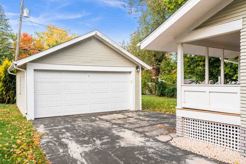 Tiny photo for 1906 E Taylor Street, Bloomington, IL 61701 (MLS # 12544284)