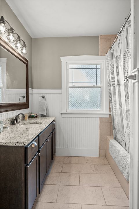 Tiny photo for 1906 E Taylor Street, Bloomington, IL 61701 (MLS # 12544284)