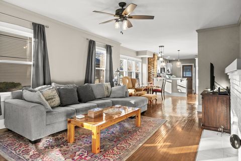 Tiny photo for 1906 E Taylor Street, Bloomington, IL 61701 (MLS # 12544284)