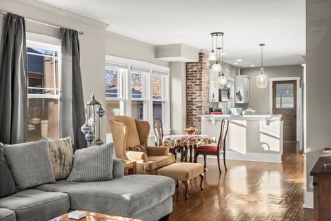 Tiny photo for 1906 E Taylor Street, Bloomington, IL 61701 (MLS # 12544284)