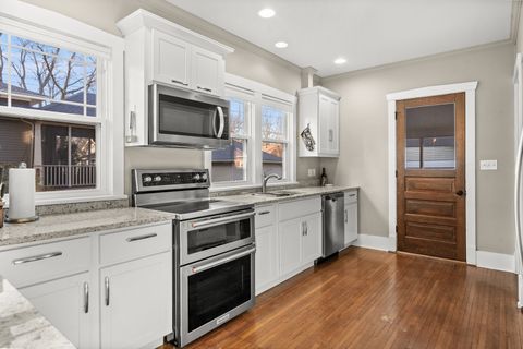 Tiny photo for 1906 E Taylor Street, Bloomington, IL 61701 (MLS # 12544284)