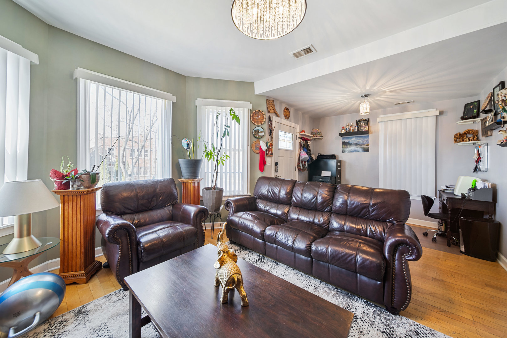 3355 N HAMLIN Avenue