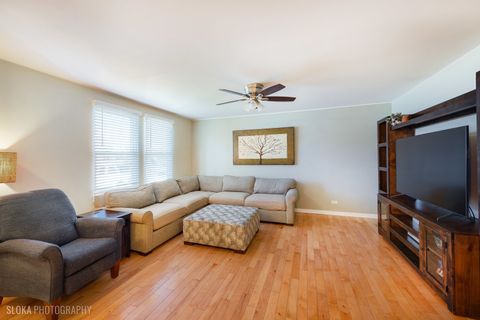 Tiny photo for 2390 Wexford Lane, Lake In The Hills, IL 60156 (MLS # 12514356)