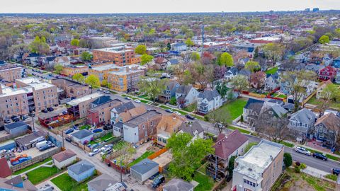 Tiny photo for 822 N Lockwood Avenue, Chicago, IL 60651 (MLS # 12485377)