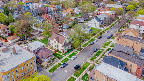 Tiny photo for 822 N Lockwood Avenue, Chicago, IL 60651 (MLS # 12485377)