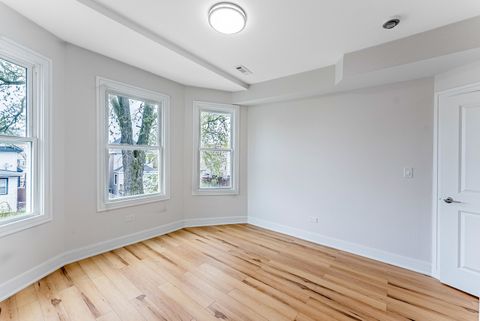 Tiny photo for 822 N Lockwood Avenue, Chicago, IL 60651 (MLS # 12485377)