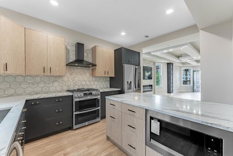 Tiny photo for 822 N Lockwood Avenue, Chicago, IL 60651 (MLS # 12485377)