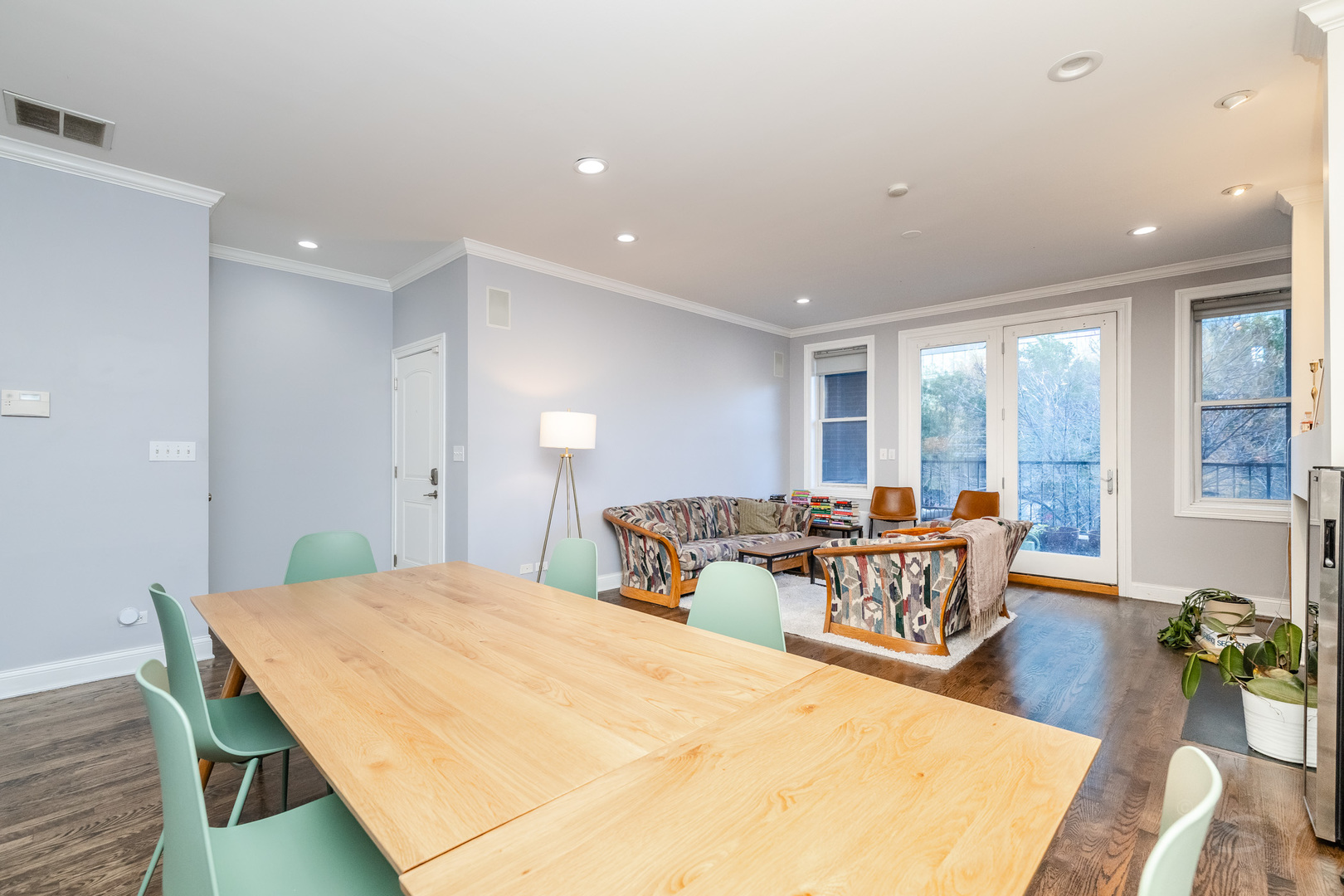 1116 W Hubbard Street 2W