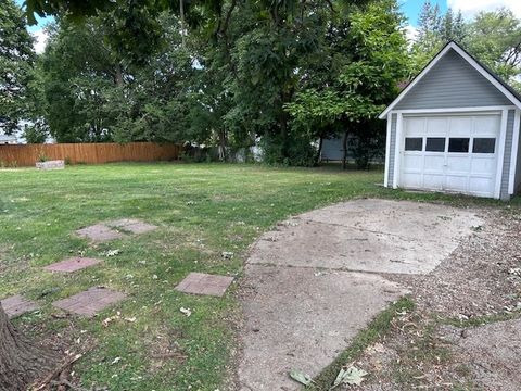 Tiny photo for 431 N Crystal Street, Elgin, IL 60123 (MLS # 12460121)