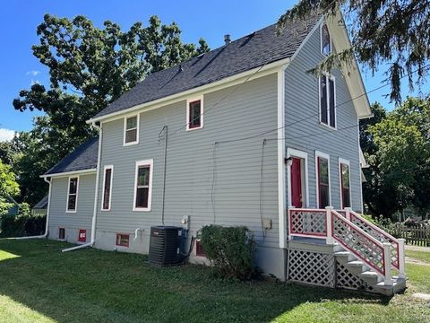 Tiny photo for 431 N Crystal Street, Elgin, IL 60123 (MLS # 12460121)